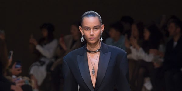At Alexander McQueen, the Unleashed Power of Womanhood | Fashion Show Review, Ready-to-Wear – Autumn 2018
